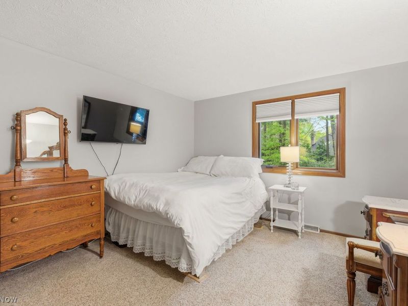 29205 Wolf Road , Bay Village, OH 44140 Photo 32