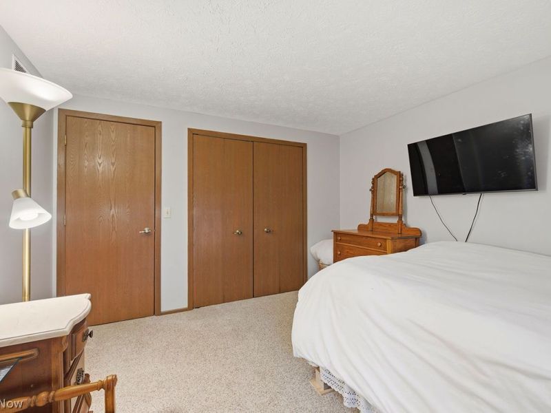 29205 Wolf Road , Bay Village, OH 44140 Photo 33