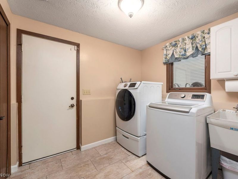 29205 Wolf Road , Bay Village, OH 44140 Photo 36