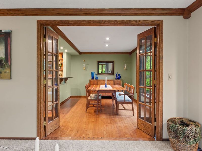 29205 Wolf Road , Bay Village, OH 44140 Photo 9