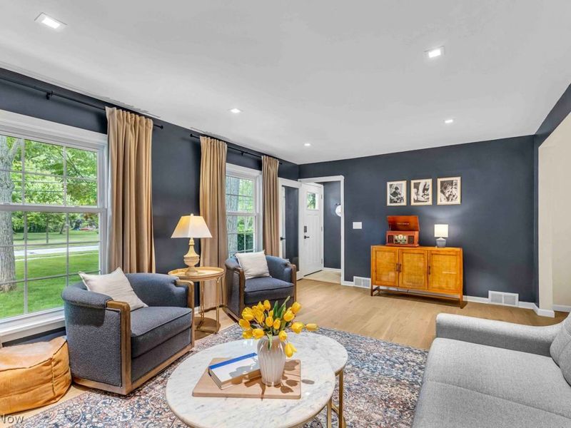29008 Osborn Road , Bay Village, OH 44140 Photo 4
