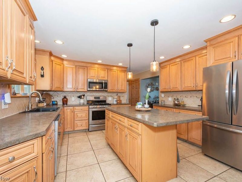 95 Cardinal Drive , Canfield, OH 44406 Photo 4