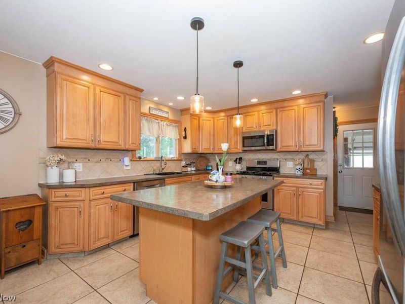 95 Cardinal Drive , Canfield, OH 44406 Photo 5