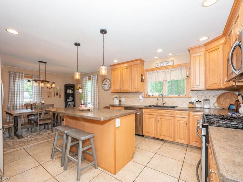 95 Cardinal Drive , Canfield, OH 44406 Photo 6