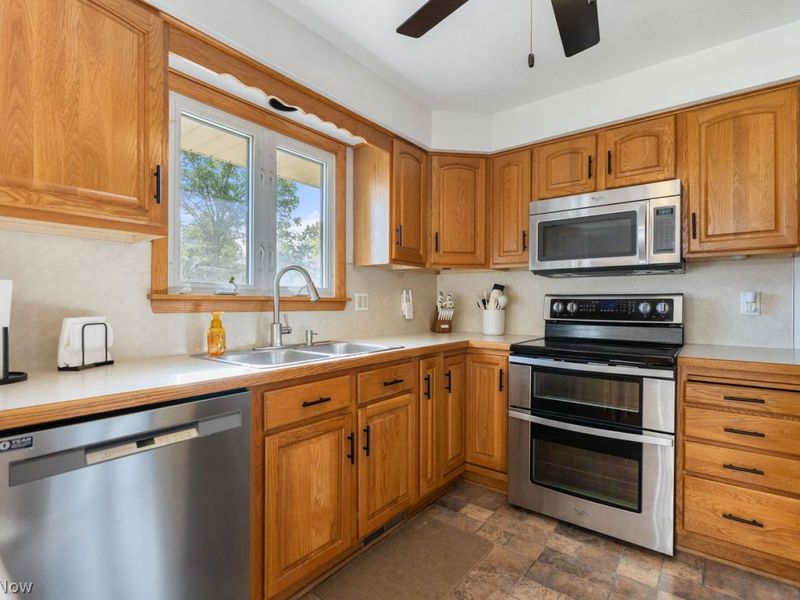 910 Citadel Avenue NW, Massillon, OH 44646 Photo 8