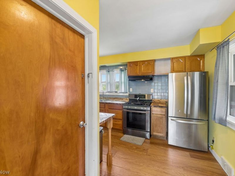 590 Bell Avenue , Elyria, OH 44035 Photo 10