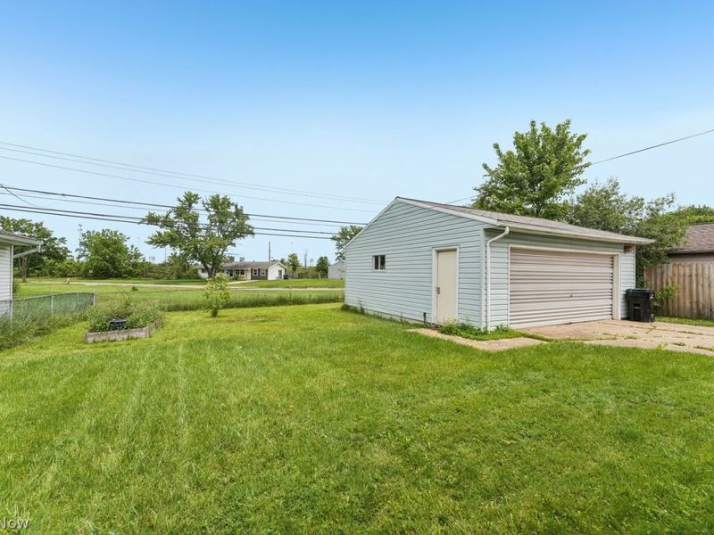 590 Bell Avenue , Elyria, OH 44035 Photo 34
