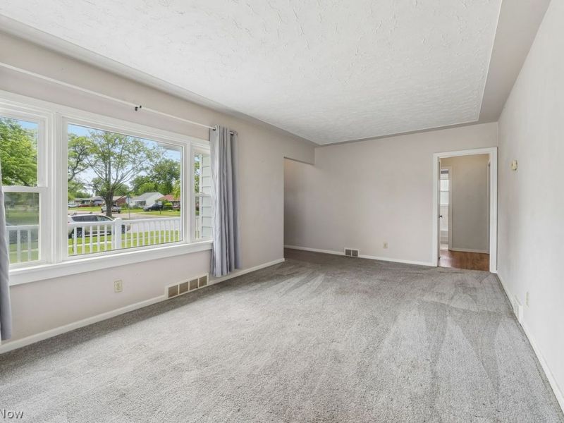 590 Bell Avenue , Elyria, OH 44035 Photo 6