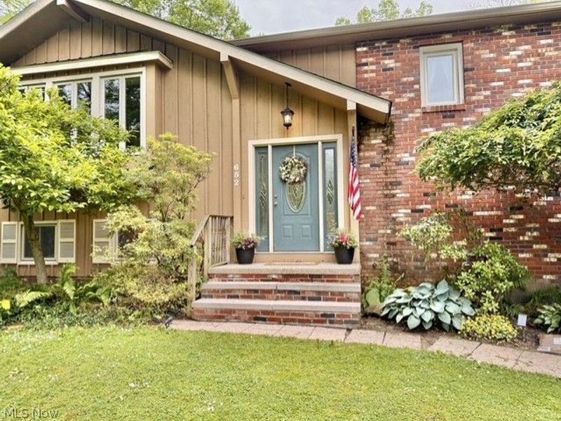 652 Circlewood Drive , Aurora, OH 44202 Photo 2