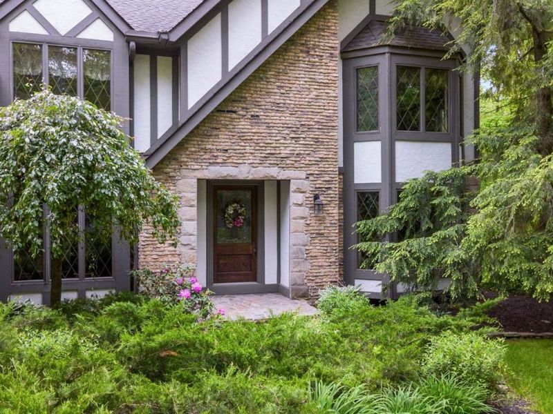 15115 Hemlock Point Road, Chagrin Falls, OH 44022 Photo 4