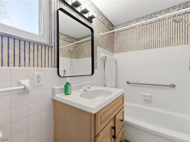 29595 Westminster Drive, North Olmsted, OH 44070 Photo 22