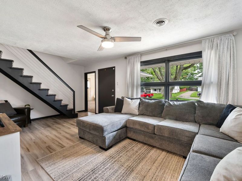 3917 Arnold Avenue NW, Canton, OH 44709 Photo 4
