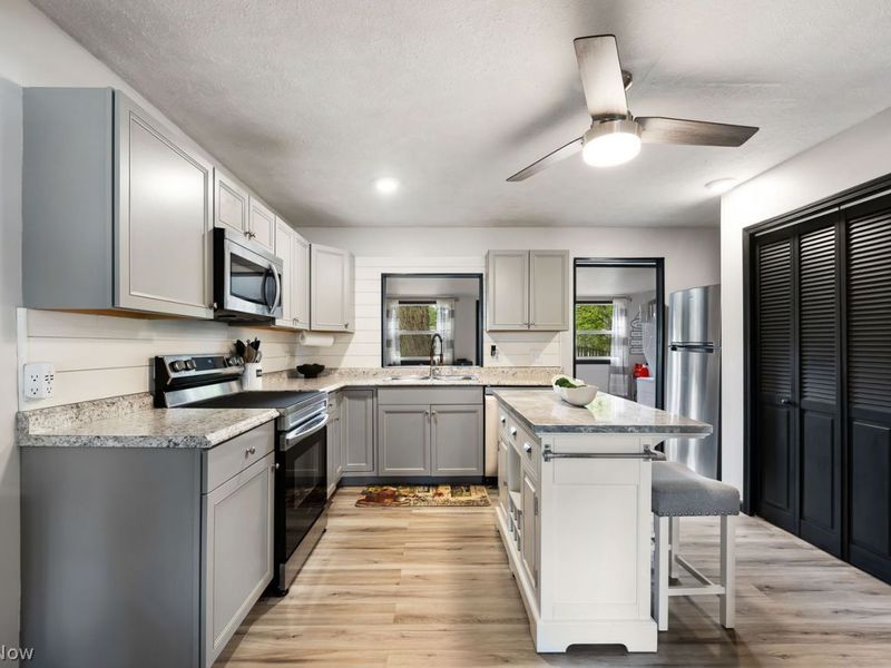 3917 Arnold Avenue NW, Canton, OH 44709 Photo 5
