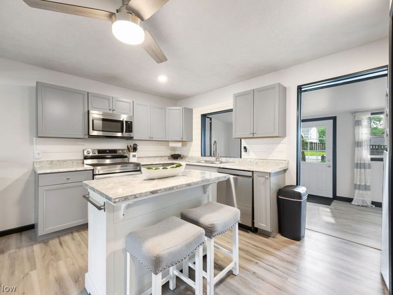 3917 Arnold Avenue NW, Canton, OH 44709 Photo 6