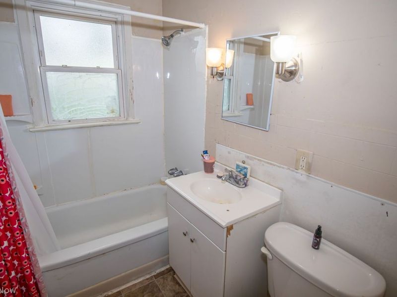 Cleveland, OH 44128 Photo 7