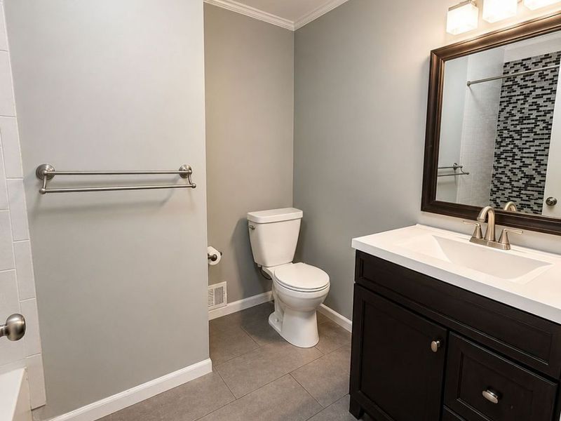 6137 Sherwood Drive , North Olmsted, OH 44070 Photo 23