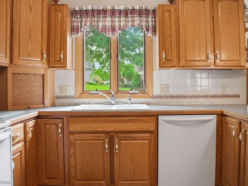 2430 University Drive SE, Massillon, OH 44646 Photo 14