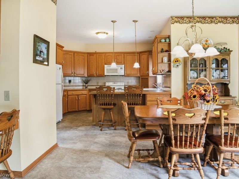 2430 University Drive SE, Massillon, OH 44646 Photo 9