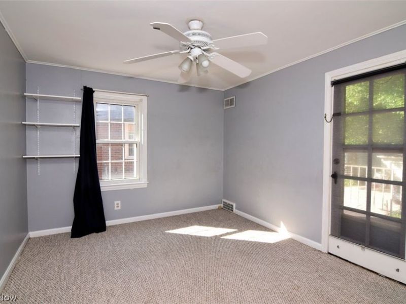 3676 Meadowbrook Boulevard , University Heights, OH 44118 Photo 9
