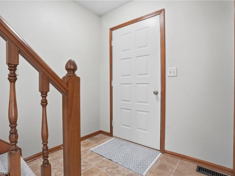 33 Picadilly Court , Kent, OH 44240 Photo 3
