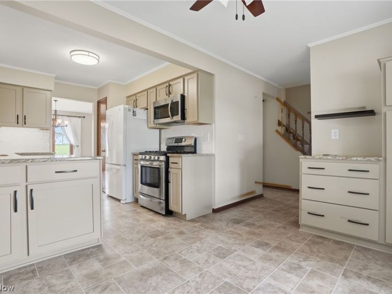 33 Picadilly Court , Kent, OH 44240 Photo 6