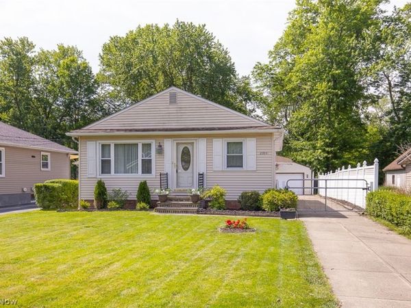 23041 Summerland Avenue , North Olmsted, OH 44070