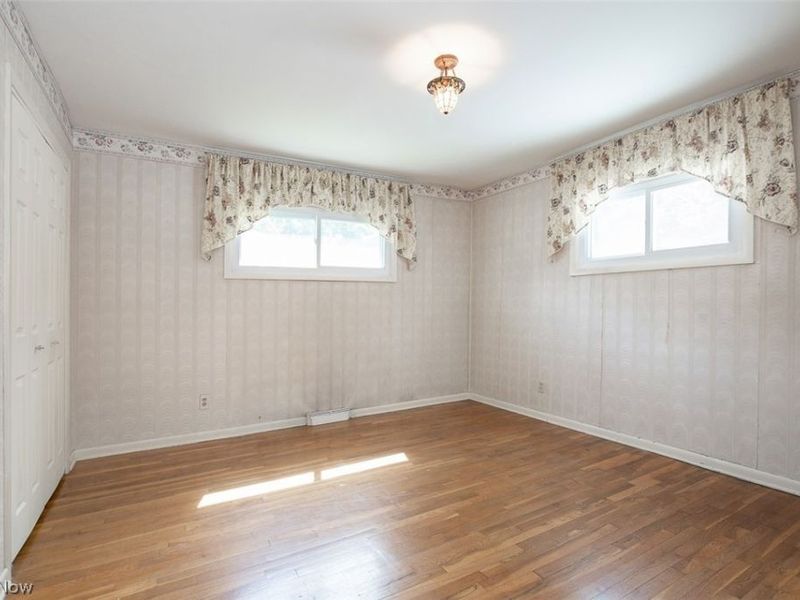 23041 Summerland Avenue , North Olmsted, OH 44070 Photo 12