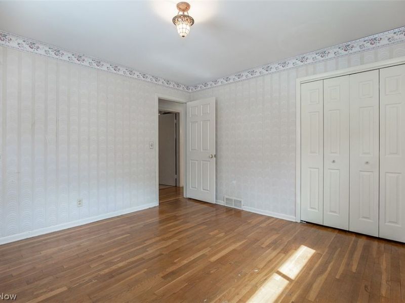 23041 Summerland Avenue , North Olmsted, OH 44070 Photo 14