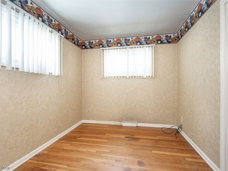 23041 Summerland Avenue , North Olmsted, OH 44070 Photo 15