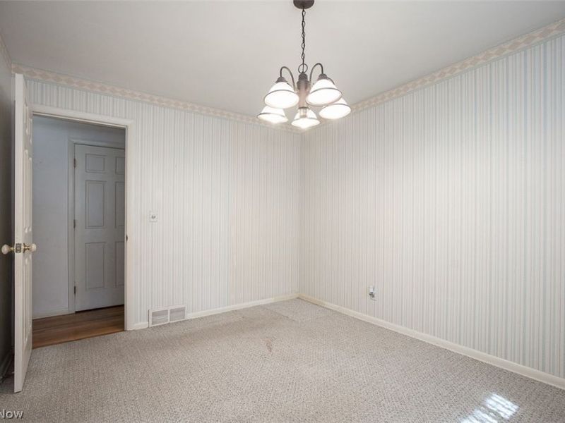 23041 Summerland Avenue , North Olmsted, OH 44070 Photo 9