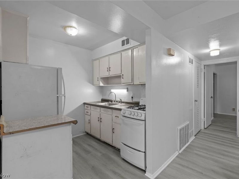 3030 S Moreland Boulevard , Unit 2, Cleveland, OH 44120 Photo 9