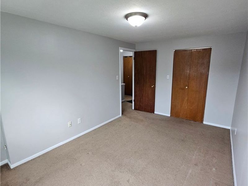 83 E Sprague Road , Seven Hills, OH 44131 Photo 10