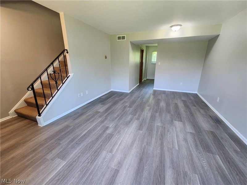83 E Sprague Road , Seven Hills, OH 44131 Photo 3