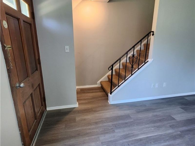 83 E Sprague Road , Seven Hills, OH 44131 Photo 5