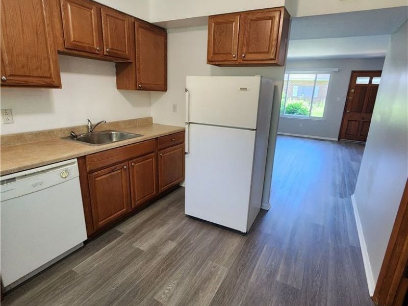 83 E Sprague Road , Seven Hills, OH 44131 Photo 6
