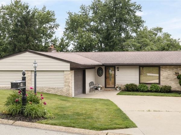 211 Tangelo Dr , Jefferson Hills, PA 15025