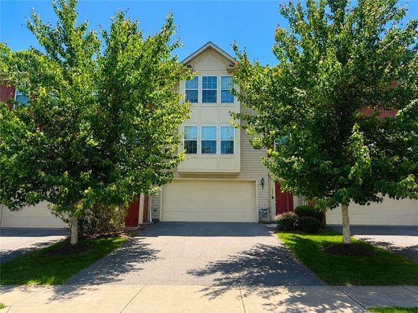 122 Broadstone Dr, Mars, PA 16046