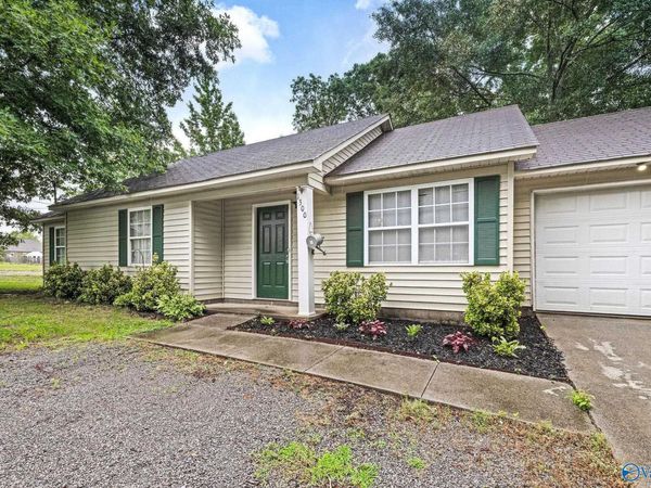 1300 Snowhill Lane, Hartselle, AL 35640