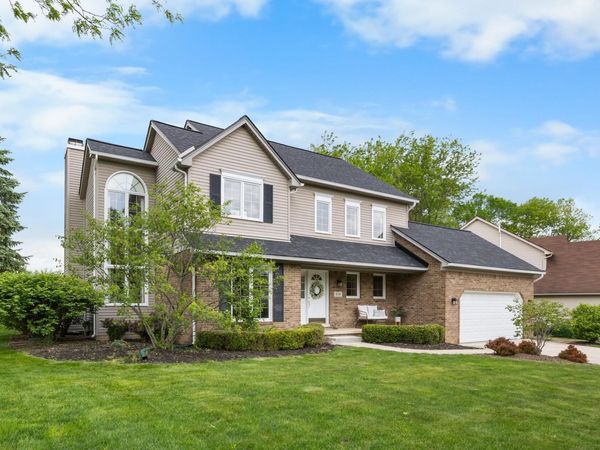 624 Woodhill Drive, Saline, MI 48176