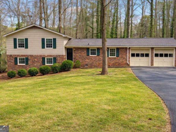 2802 Leisure Woods Lane, Decatur, GA 30034