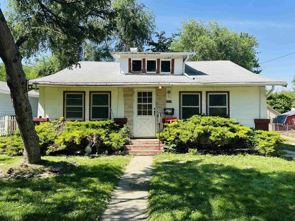 2515 W Highland Ave, Sioux City, IA 51103