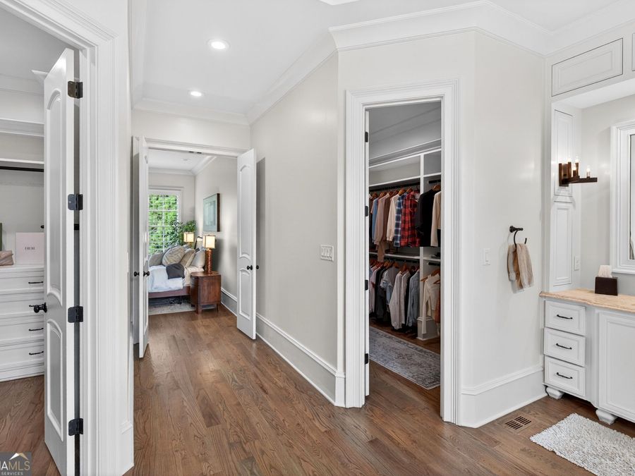 Property Image 100
