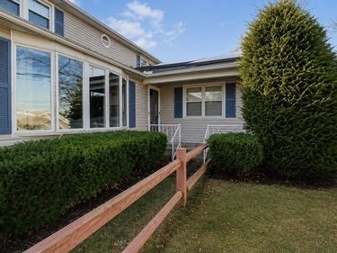 161 Fernbank Road, Springfield, MA 01129