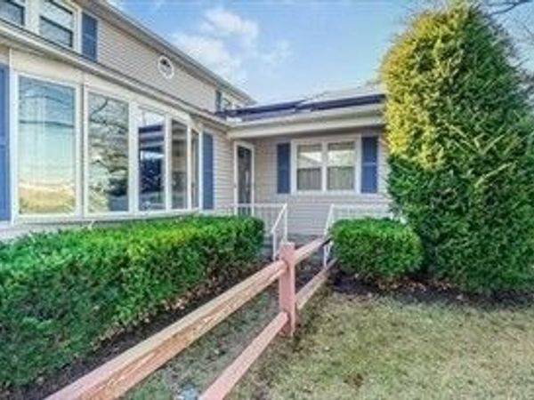 161 Fernbank Road, Springfield, MA 01129