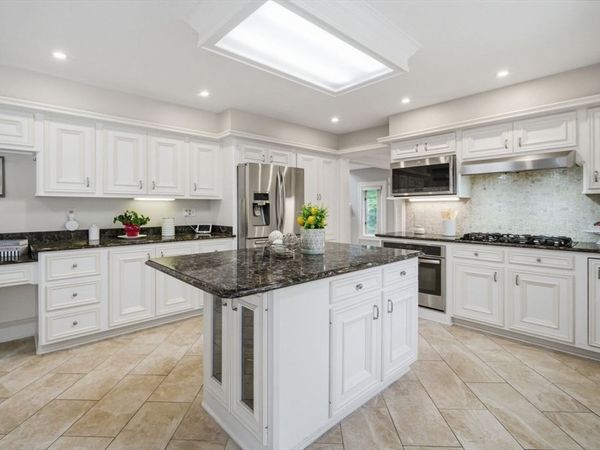27 Lady Slipper Cir, Westfield, MA 01085