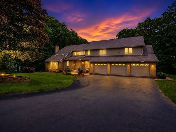 27 Lady Slipper Cir, Westfield, MA 01085