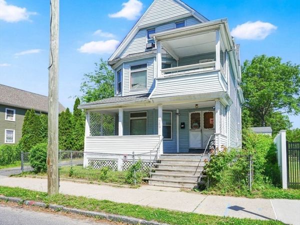 658 Union St, Springfield, MA 01109