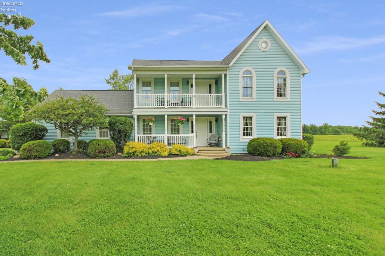 9775 W Bloom Road, Oak Harbor, OH 43449 Main Photo