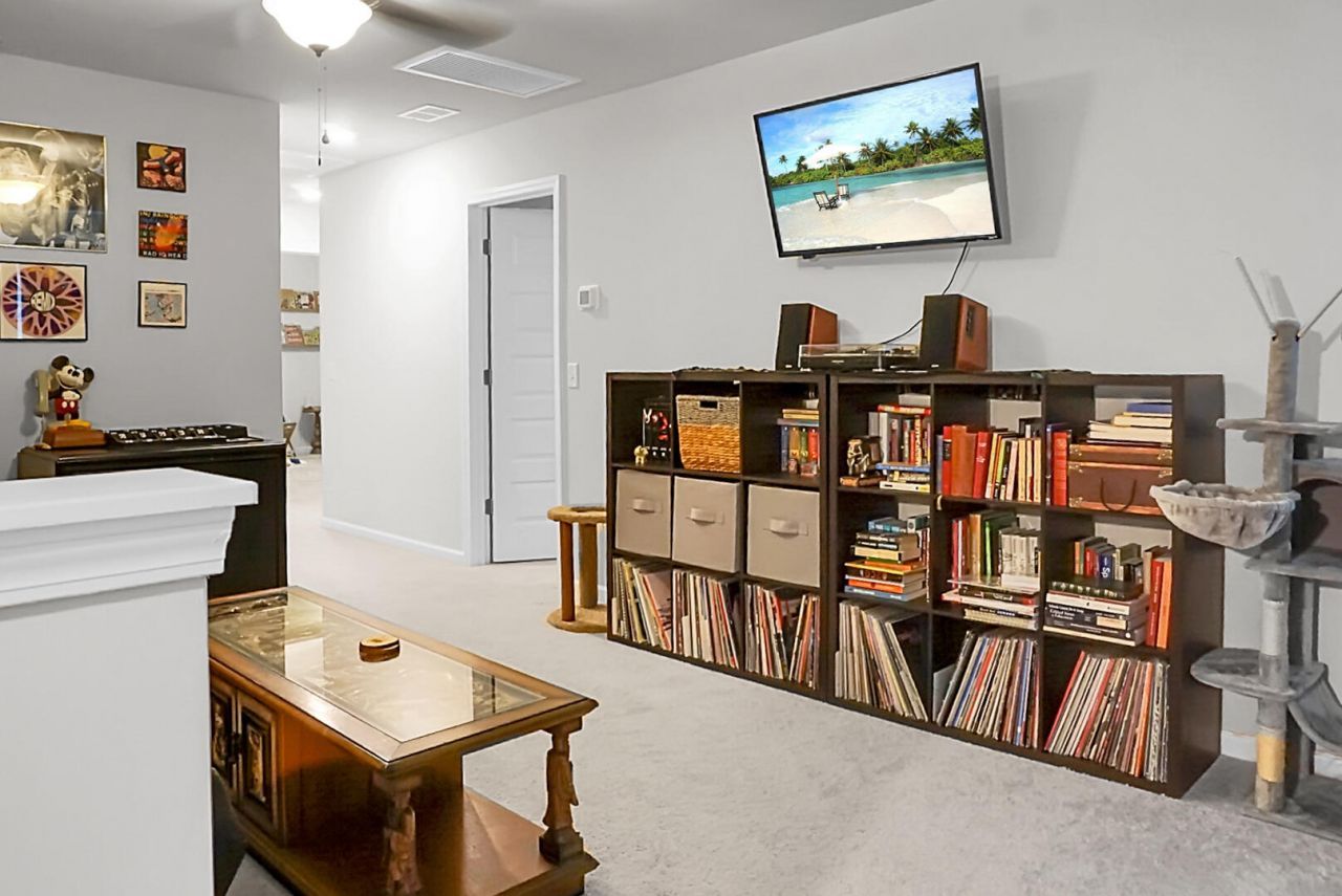 995 Arrowwood Way Photo 22