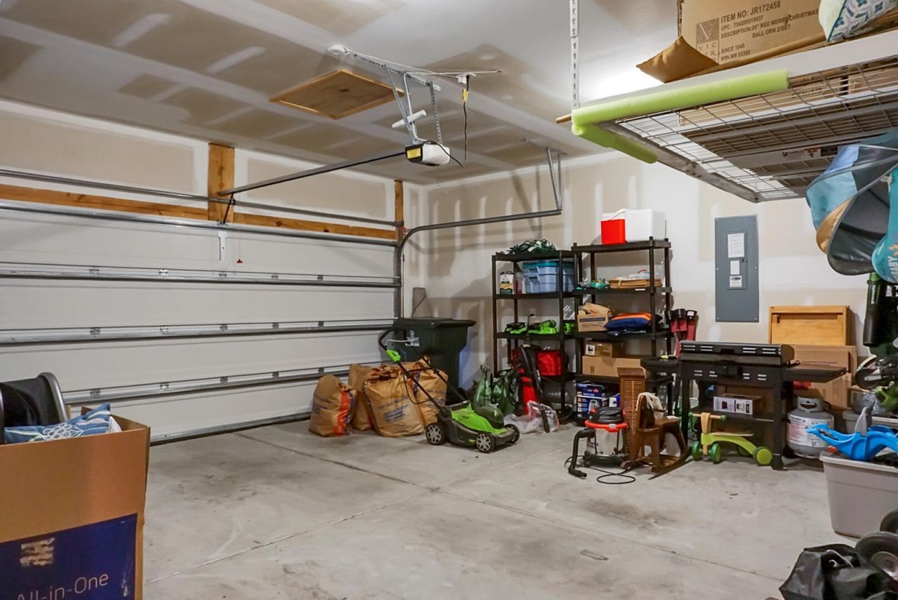 995 Arrowwood Way Photo 33